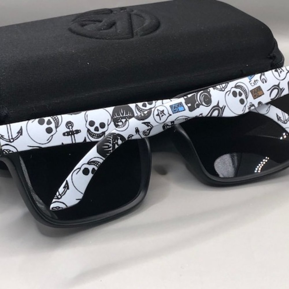 TWO New In Plastic KDeam Sunglasses - Picture 7 of 9